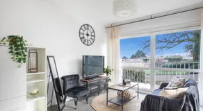 L'Eden Appart, Studio avec cuisine séparée, Idéal Pros, Fibre Haut débit, Garage, 2 Balcons, Très Calme et Confortable, Arrivée Autonome, Rez de Chaussée - Image 2