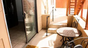 Lovely 2 bedroom! Close to All in a 4Plex - Image 3