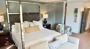 Naples Luxury Retreat - 3 BDR Stay for 6 w Rooftop Patio - Image 2