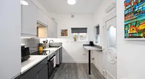 Private ensuite rooms with kitchen access by Irwell Stays - Image 3