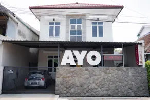 Alice's Homestay near Unej, Stasiun and Alun-Alun Syariah - Image 2