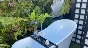Mini Love Island style guest house includes personal hot 24 hour swimming pool, heated dining pod, outdoor bathtub, BBQ and fire pit, all this is secretly located in the busy suburbs of Nottingham - Image 5