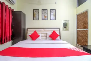 SPOT ON Hotel The Royal King - Image 3