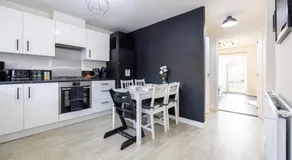 Trox Home - Cosy Vibes - FREE Parking - Zero Fuss - Image 2