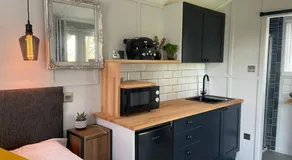 Beautiful shepherd’s hut - Image 3