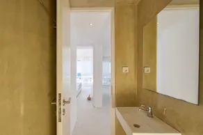 Infinite Blue Luxury Suites - Image 4