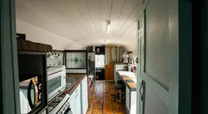 Swallowfield Glamping-The Last Stop - Image 3