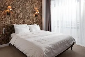 Kanopian Penthouse Hotel - Image 4