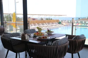 DOUBLE ROYAL HOTEL - Image 5