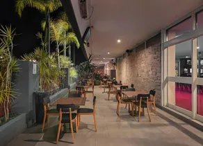 Palms Hotel - Image 4