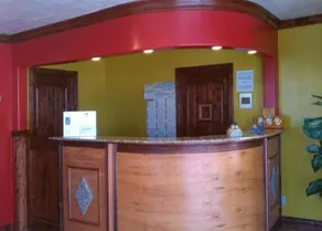 Economy Inn & Suites - Image 4