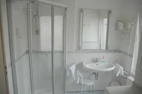 Triple Room - Image 4