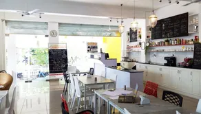 Chaplin Hotel - Image 2