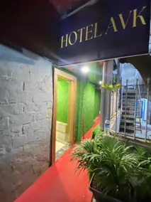 Hotel AVK-Near Kokilaben Hospital & Versova Beach- Rooms with Kitchen - Image 5