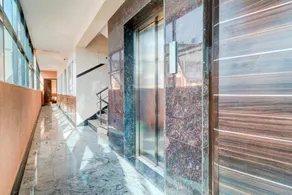 Hotel O Elite Lifestyle Red Rose Near 7d Voyage - Image 2