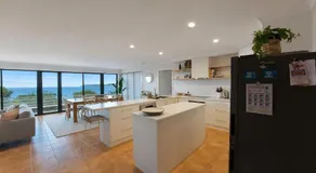 West Beach Holiday Home - Image 3