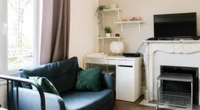 Cosy studio near Paris - Image 2