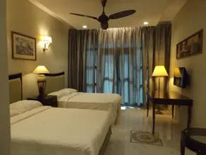 The Manor Beach Resort - Image 5