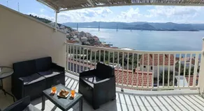 Apartment Sutalo with Hot Tub - Image 4