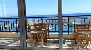 House with marina view - Image 4