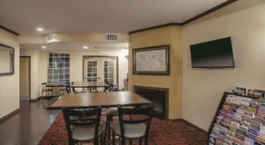 La Quinta Inn Suites By Wyndham Davis - Image 5