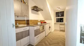 Cosy Studio Apartment in Town Centre - Image 3