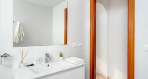 Family apartment in Playa de Carvajal, Benalmádena - Image 5