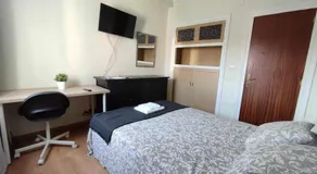 FlipHouse Rooms Pensión⭐ - Image 4