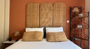 Cosy room with bathroom and private access - Image 2