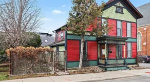 Lil' Red House On Porter - Image 5