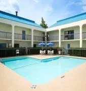 BAYMONT INN AND SUITES JACKSONVILLE / CAMP LEJEUNE - Image 5