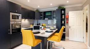 Robeen House - Image 3