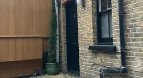 Private Courtyard Studio in Lovely Mortlake - Image 5