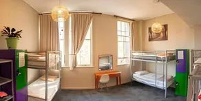 Big Backpackers Hostel - Image 2