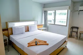 Satit Hotel Soi6 - Image 2