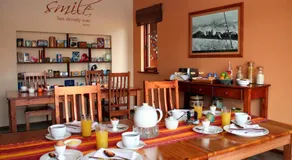 Avenues Guesthouse - Image 4