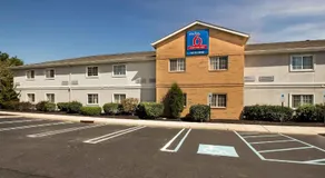 Modern Stay Near New Brunswick - Image 4