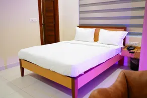 AM SUITES LUXURY SERVICE APARTMENTS - Image 5