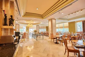 The Royal City Hotel - Image 2
