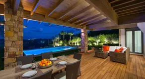 Blue & Green View Villa - Image 2
