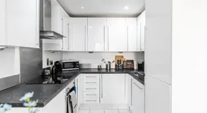 Livestay-One Bed Apt close to London Excel - Image 5
