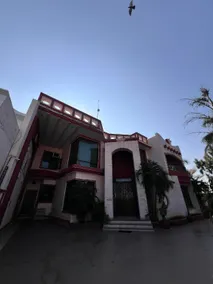R Villa - Image 5