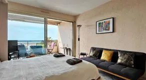 Studio avec terrasse en front de mer - Image 2
