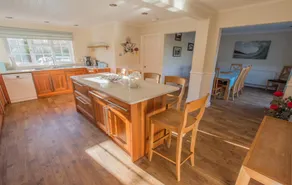 Ladywell Sleeps 12Hot Tub Pool Table Pizza Oven - Image 4