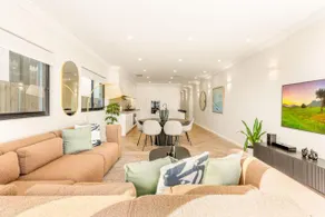 Elegant Bondi Home with Pool & Parking - Image 4