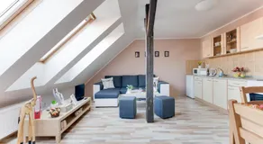 Jane's Attic Apartment - Image 2