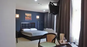 HOTEL 88 - Image 2
