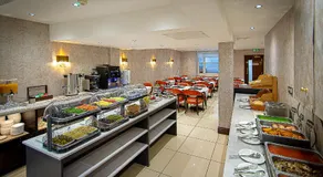 Hyde Park International - Image 2