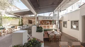 The Serene Urban Retreat - Harbour Views & Pool - Image 4
