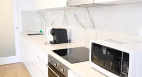 CBD Japanese Retreat 2BR 1P Brekky Wifi Netflix - Image 4